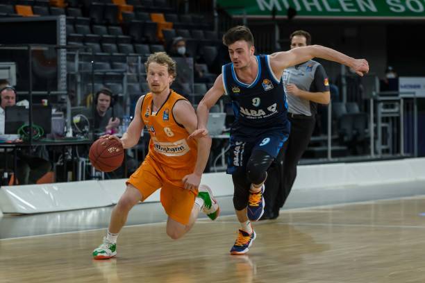 他的积极拼 他的积极拼